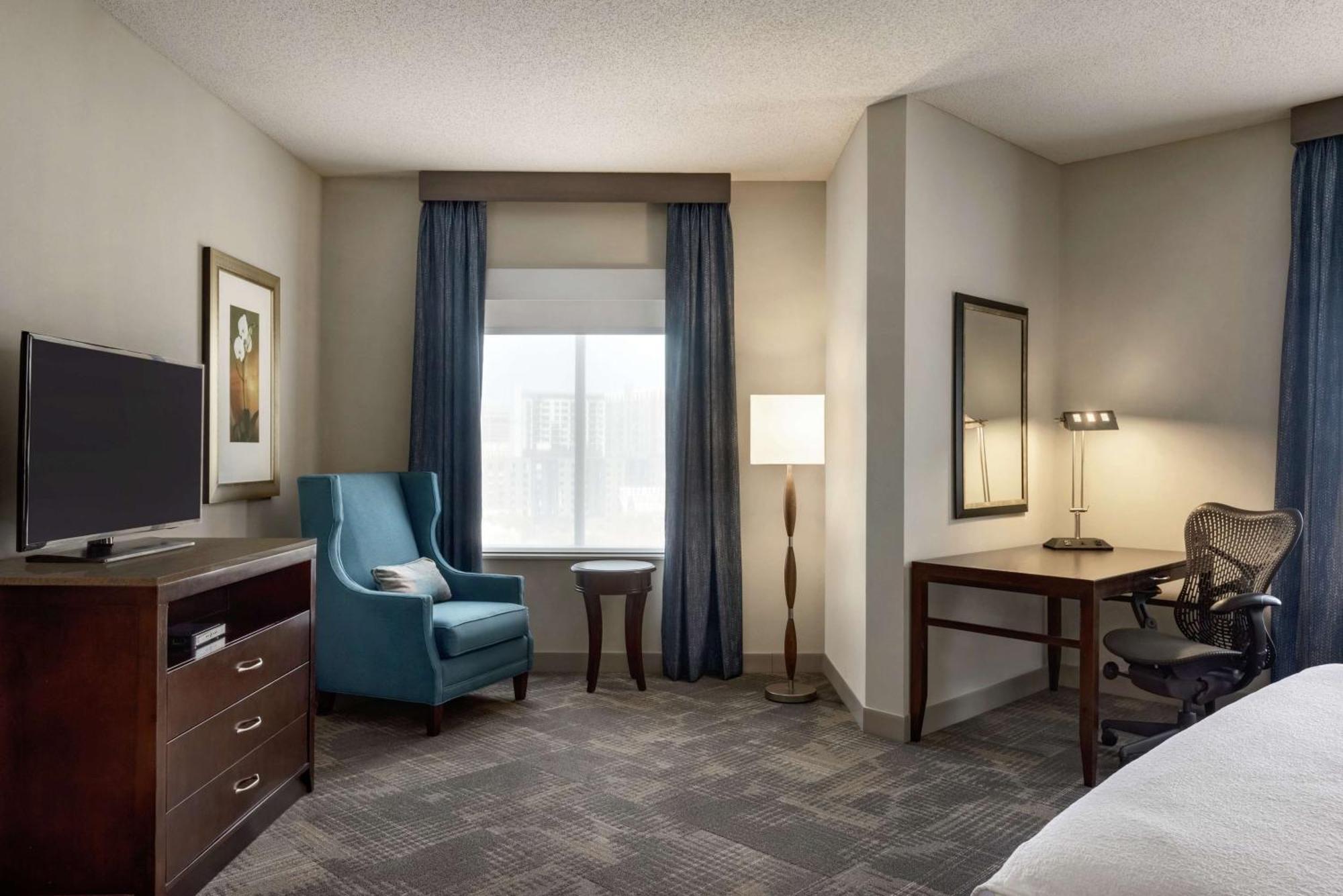 Hilton Garden Inn Minneapolis Downtown Exteriör bild