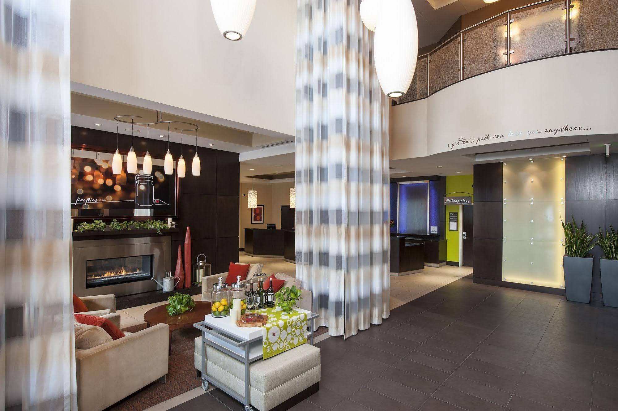 Hilton Garden Inn Minneapolis Downtown Exteriör bild